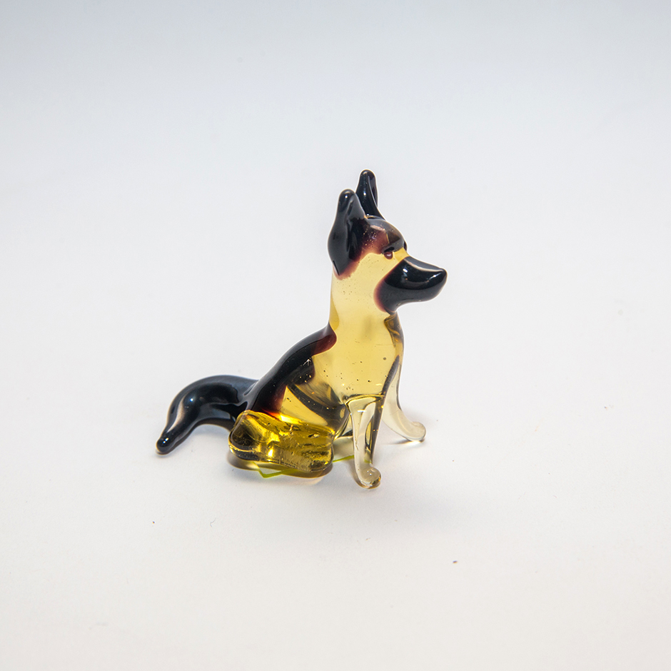 Собака вівчарка, що сидить, mini-dog-PLUS_28