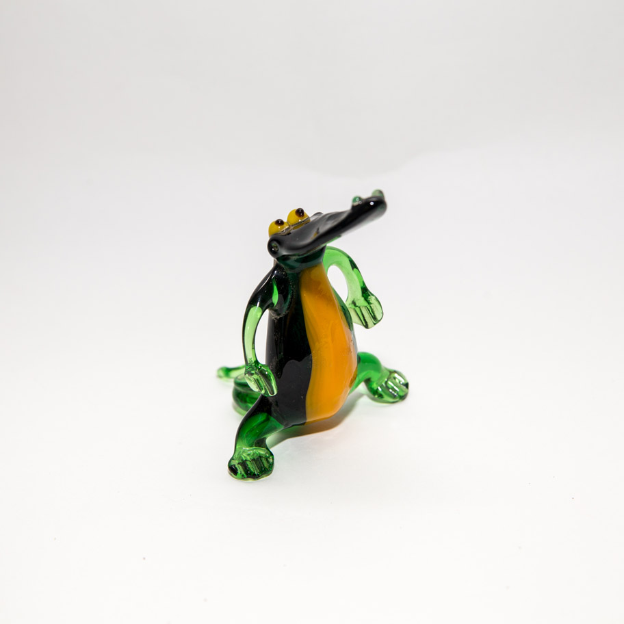 Sitting crocodile, large-334