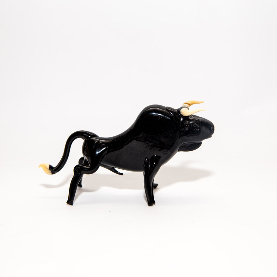 Bull, large-351